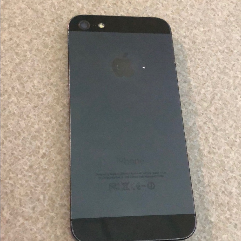 iPhone 5 - Picture 2 of 4